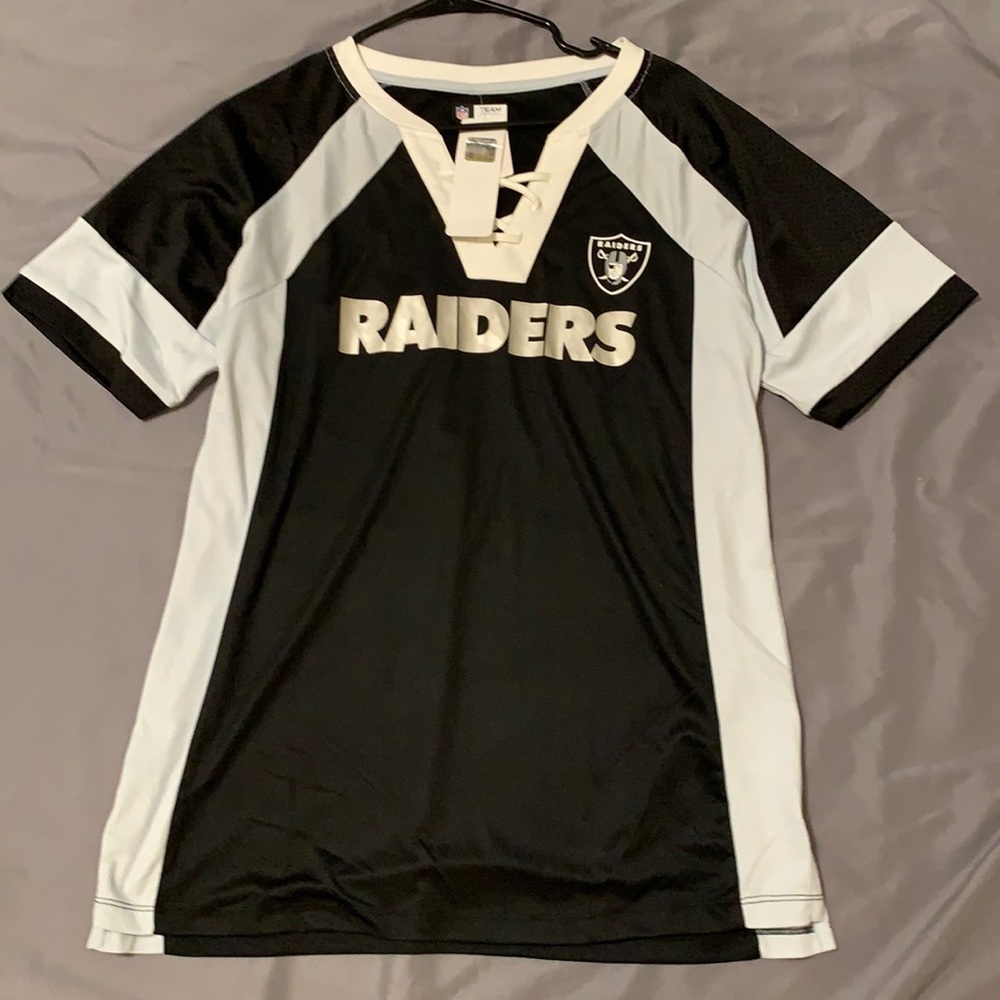 Woman’s Raiders Shirt